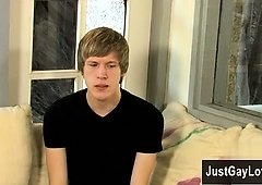 Homo video Corey Jakobs is a cute, golden-haired southern boy with