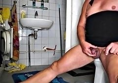 Girls Big Butt Bounces in Sports Dildo Anal